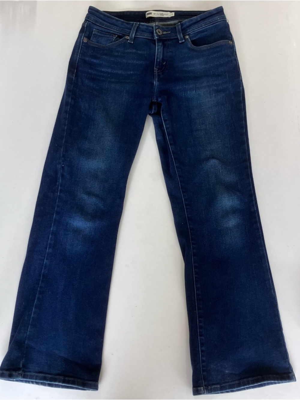 Women’s Levi’s 529 curvy boot cut size 8, 32” waist by 28” inseam dark denim.